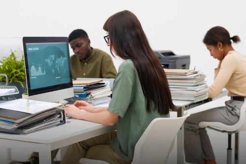 Online learning woman at computer